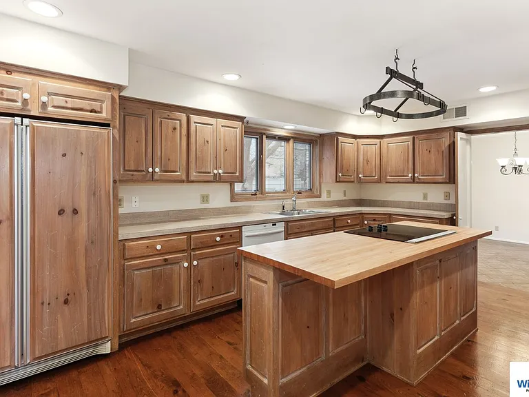 601 N Rutland St — Photo 4