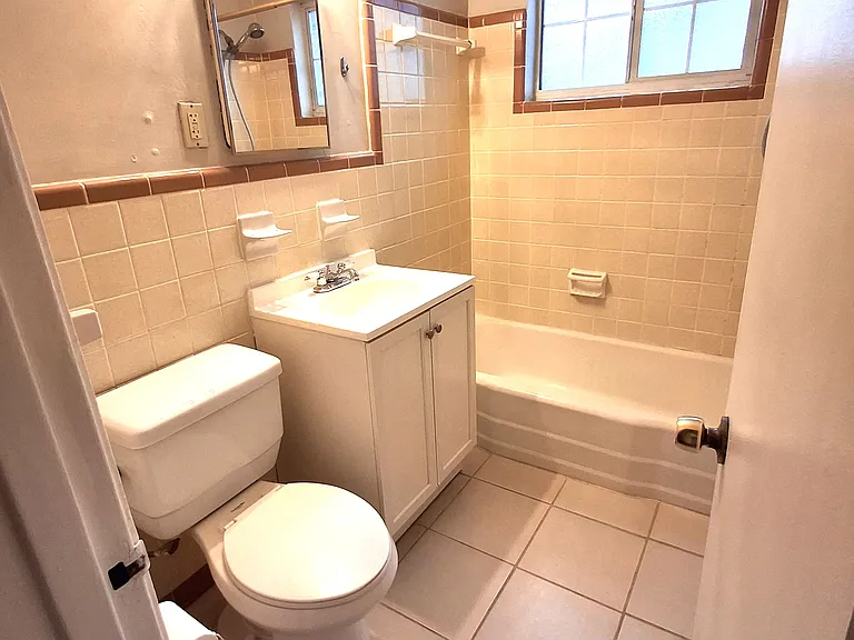 756 Greenwood Ave NE #3 — Photo 8