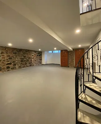 Rented by Compass | media 32