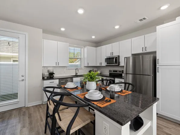 Cottages at Brightleaf, 2421 Sanders Ave #109, Durham, NC 27703