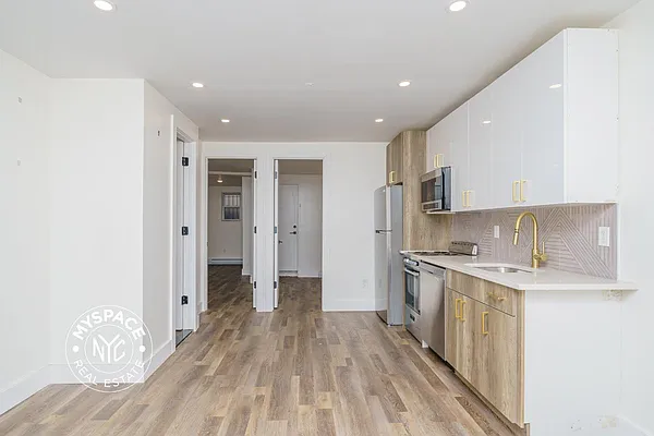 Rented by Simply Brooklyn Realty Inc | media 6
