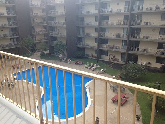 2nd image of 2106 Kanawha Blvd E APT 724