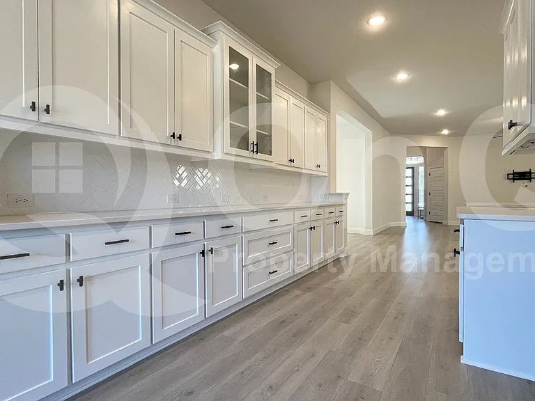 5304 Babcock Rd — Photo 6
