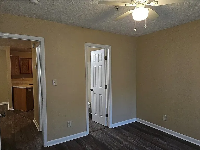 3375 Galleria Dr — Photo 5