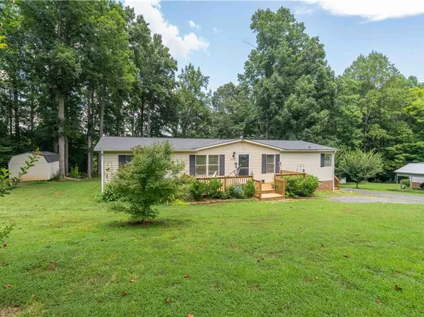 5222 Poplar Ridge Rd, Trinity, NC 27370