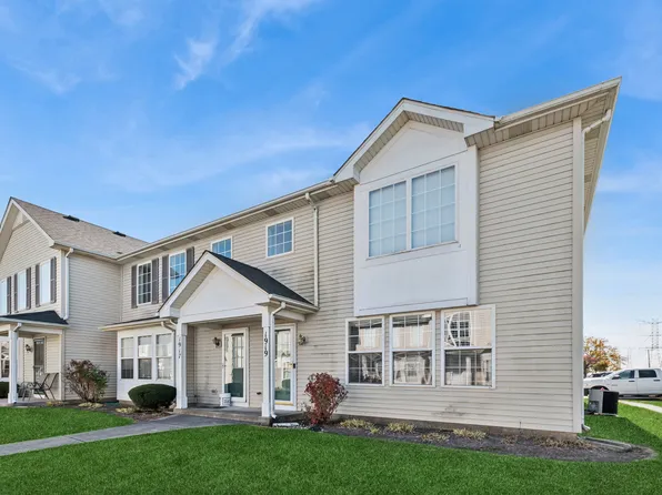 1919 Carousel Ct #1919, Joliet, IL 60435