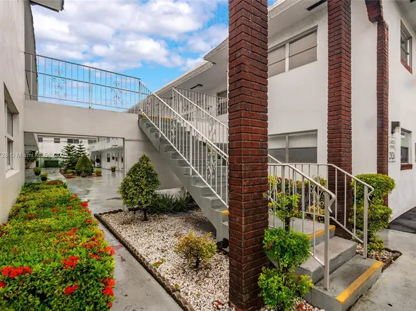 2826 Van Buren St APT 2, Hollywood, FL 33020
