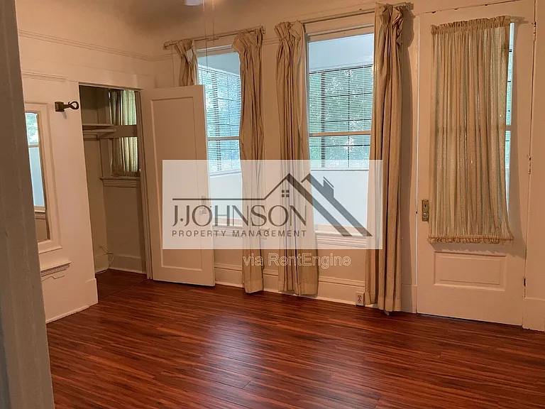 830 N Van Buren St #B — Photo 5
