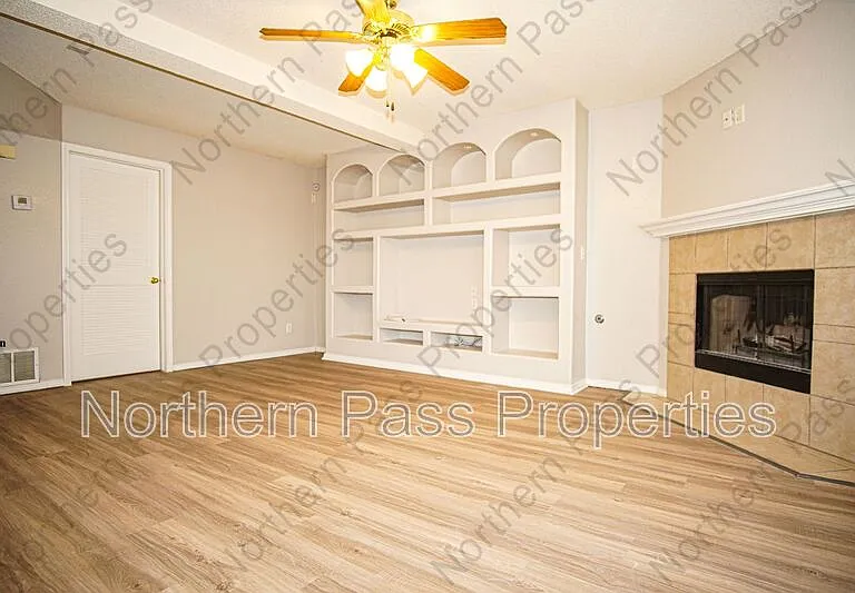 817 Dakota River Ave — Photo 9