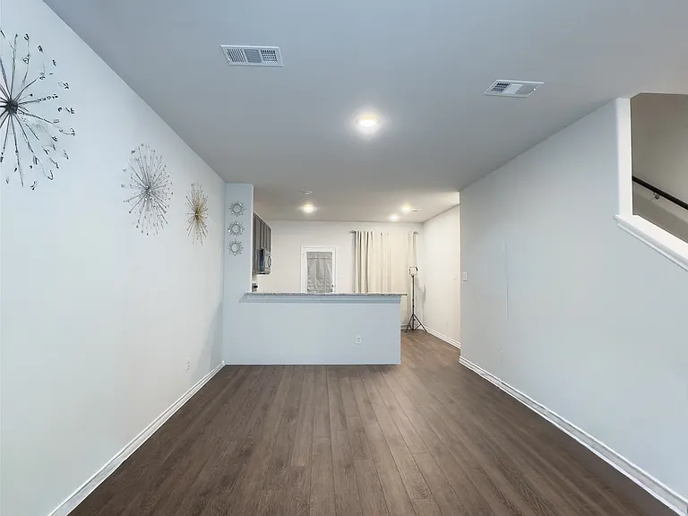 108 Rosings Pl — Photo 3