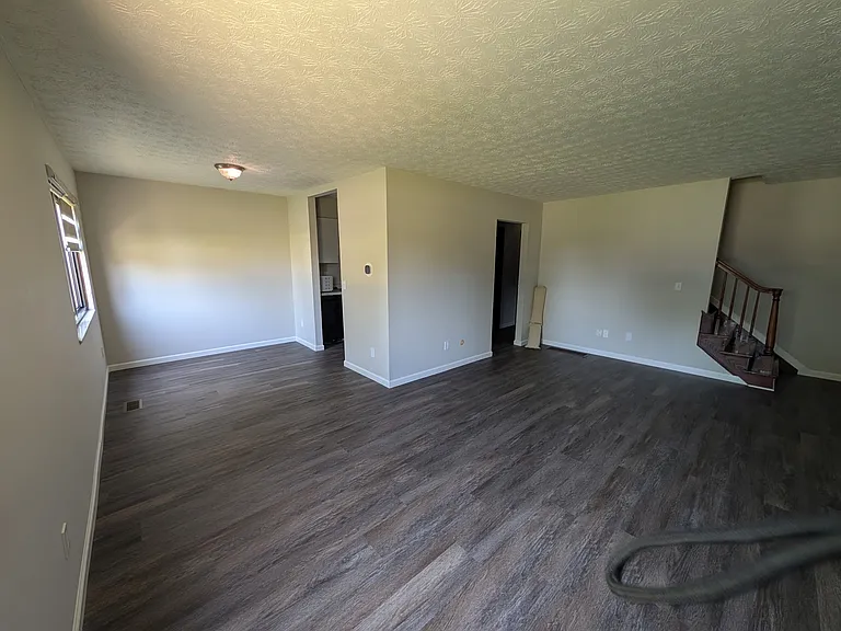 2385 Laurelwood Dr — Photo 10