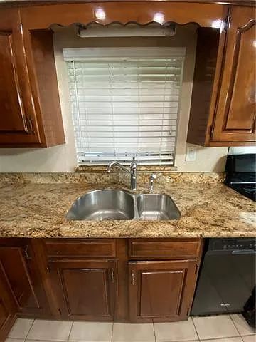 808 Cynthia Ave — Photo 5