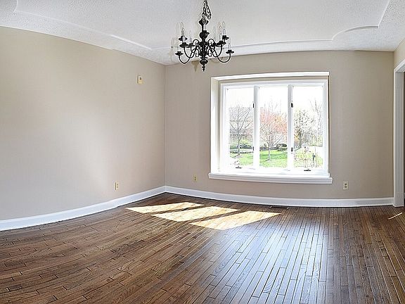 4th image of 8354 Twin Pointe Cir
