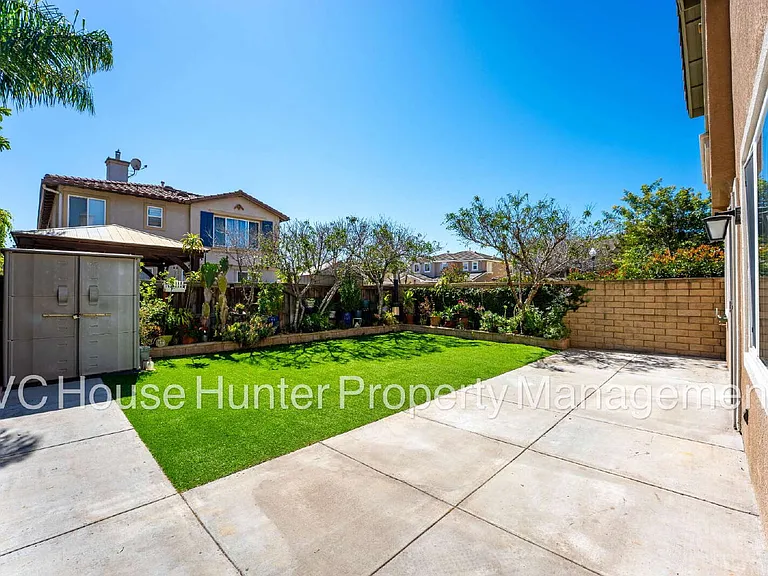 708 Entrada Dr — Photo 7