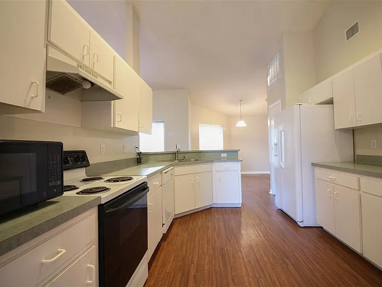 3002 Chasewood Dr — Photo 7