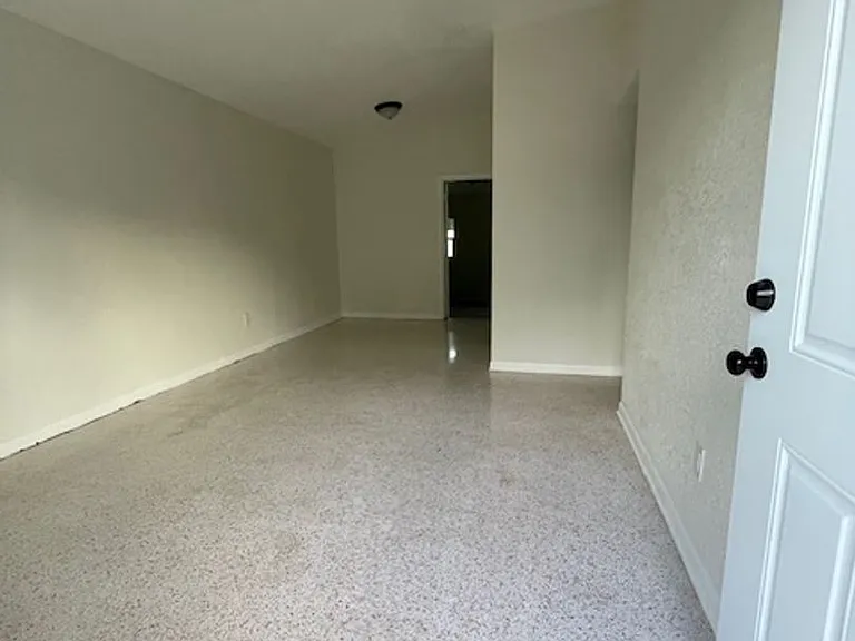 877 Horizon St — Photo 7