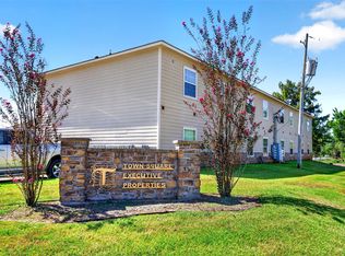 403 Nacogdoches St, Center, TX 75935