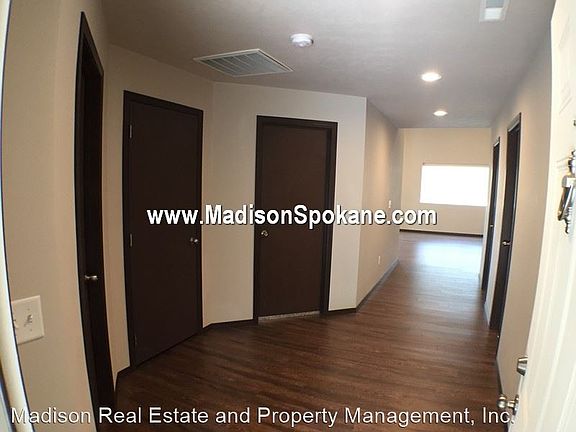 2nd image of 823 E Rockwell Ave
