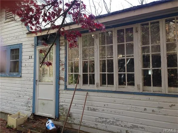 25 Harper St, Putnam Valley, NY 10579