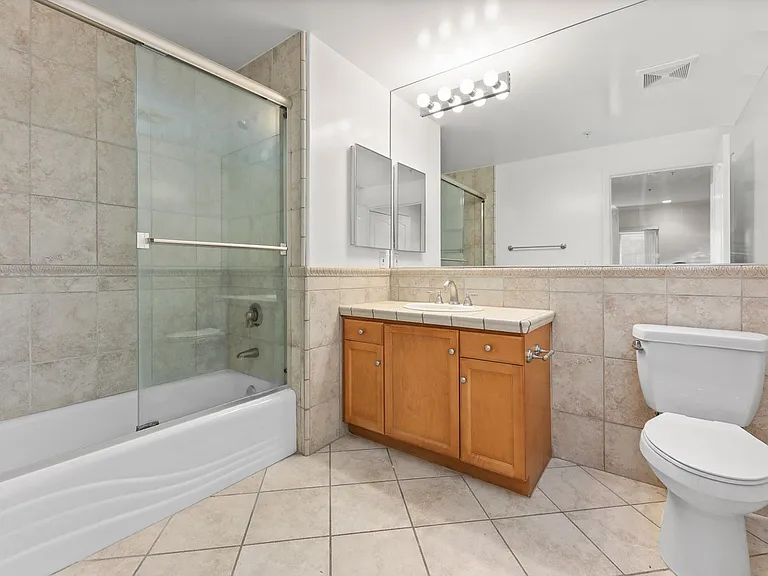 2335 S Bentley Ave — Photo 8