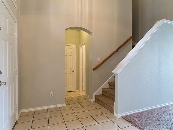 3rd image of 9857 Gallatin Ln