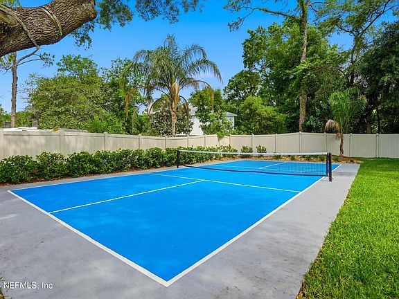 3rd image of 1817 SPICEBERRY Circle E
