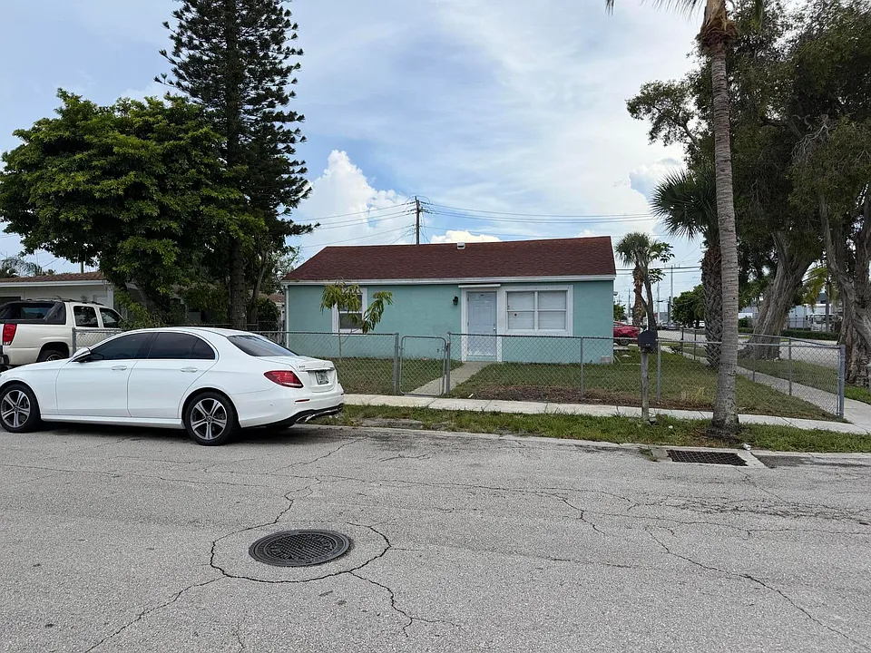 442 Winters St