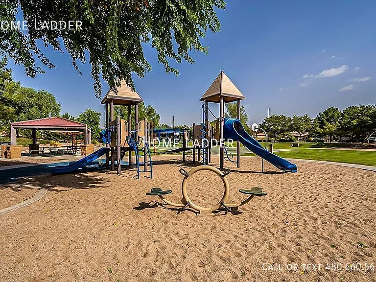 514 S Marina Dr — Photo 41