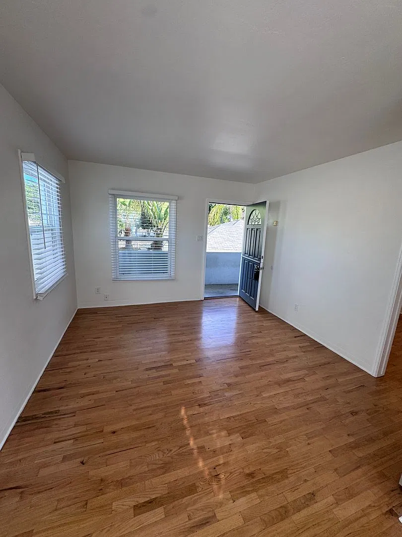 1349 -1353 Felspar St. - (4 unit - 2 detached, 2 attached) — Photo 4