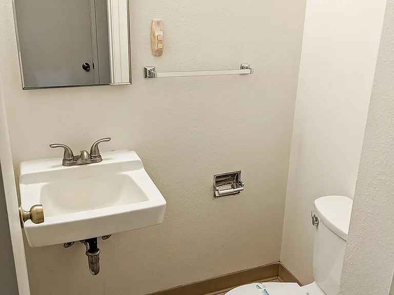 3743 Liberty Rd S — Photo 11