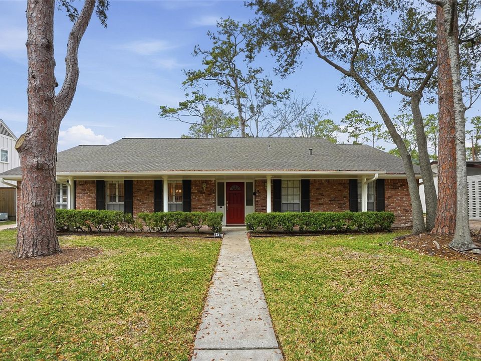 1st image of 12318 Perthshire Rd