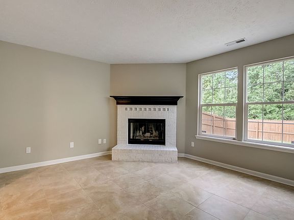 5th image of 2422 Majestic Prince Dr