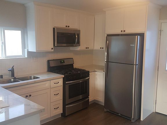 4th image of 321 Gifford Ave