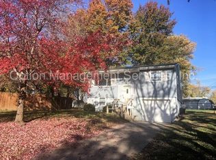 18500 E Shoshone Dr, Independence, MO 64058