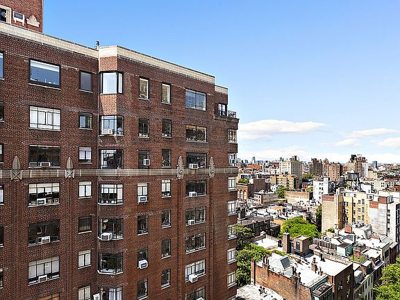 5th image of 24 5th Ave APT 1512