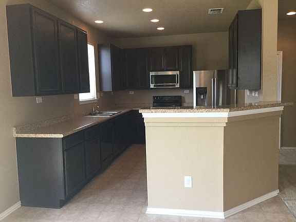 4th image of 5736 Columbia Dr