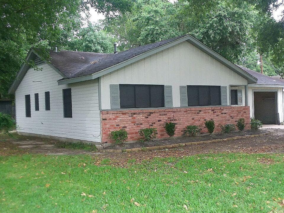 1st image of 520 Greenbriar St
