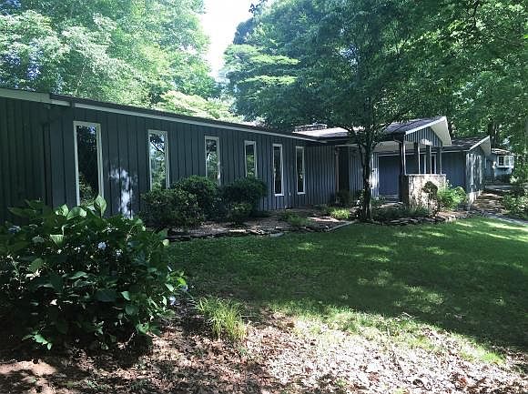 1st image of 924 Rock Springs Dr