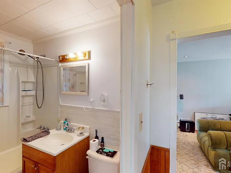 22 Wilson Ave — Photo 10