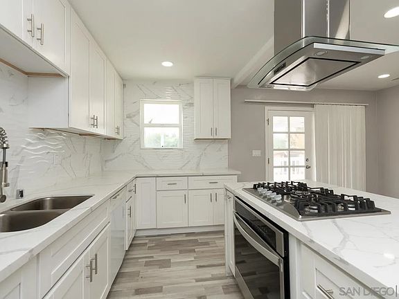 5th image of 481 Bonito Ave