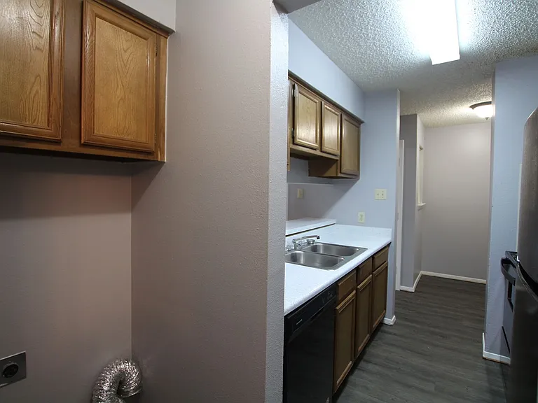 Heritage West Apartments — Photo 52