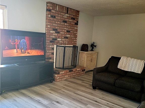 4th image of 9428 Pecan Ave