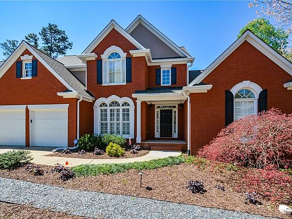 3rd image of 404 Smithfield Ct SE