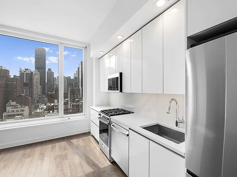 232 E 54th St #28A — Photo 7
