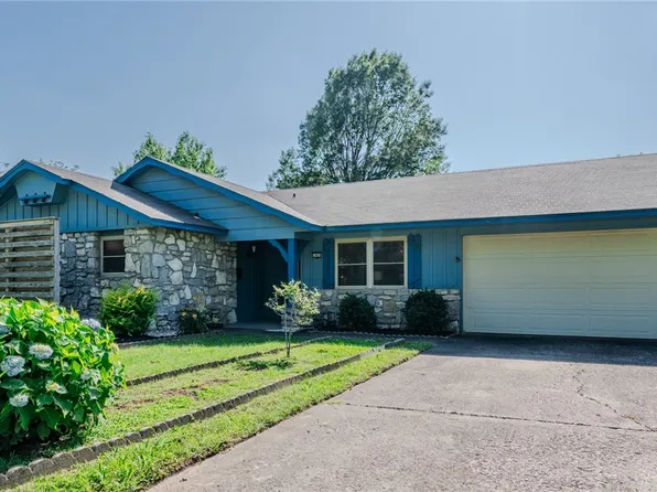 1608 Cartwright Cir, Springdale, AR 72762