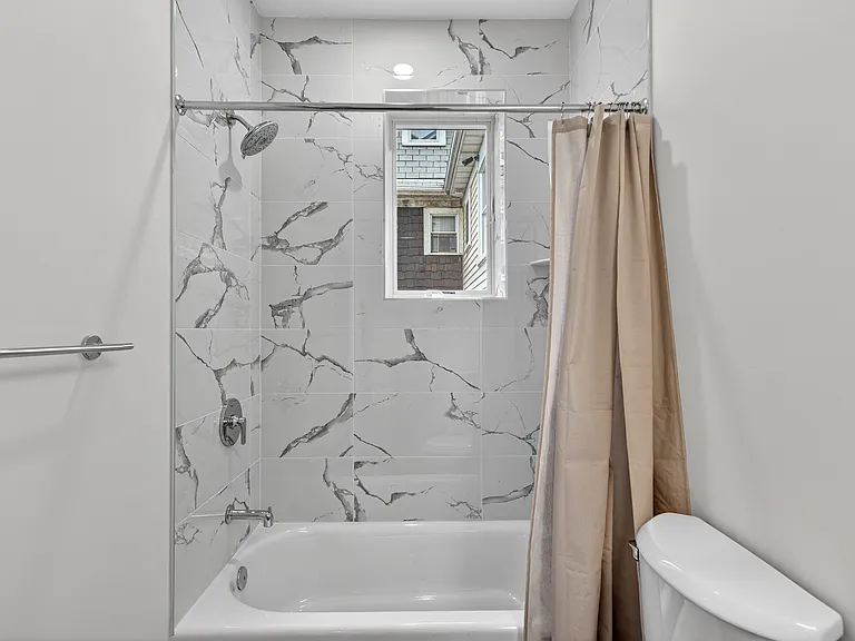 46 Hudson Ave #A — Photo 9
