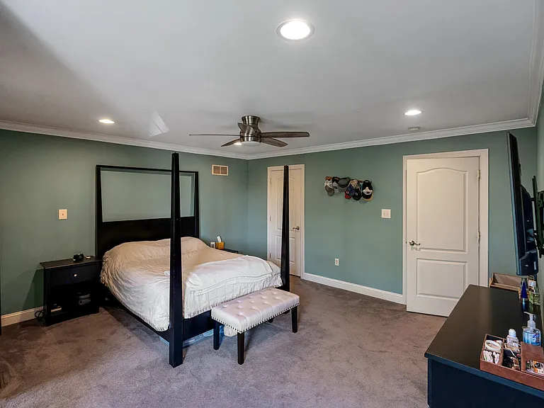 1019 Ford St — Photo 18