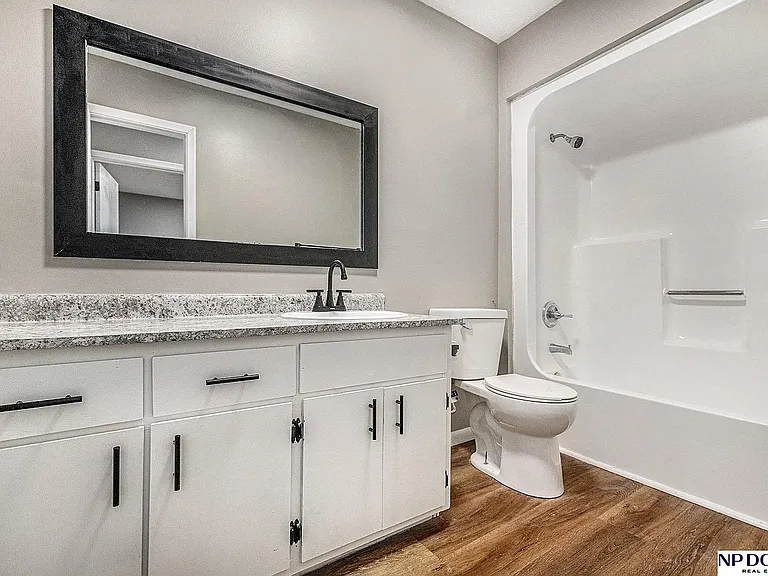 6024 S 42nd St #1 — Photo 7