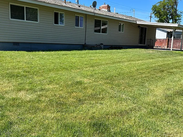 770 W Highland Ave — Photo 16