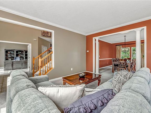 4th image of 6492 Glenstone Way
